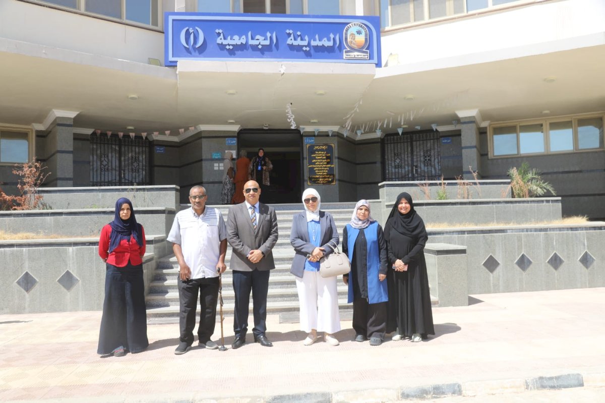 نائب رئيس جامعة قنا يتفقد المدن الجامعية استعدادًا لاستقبال الطلاب