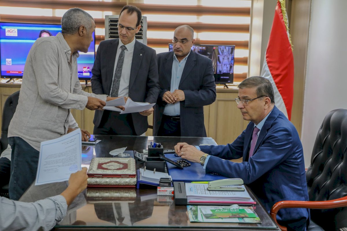 وزير الزراعة يوجه قطاعات الوزارة بالتفاعل الفوري مع طلبات نواب الشعب لتلبية احتياجات المزارعين
