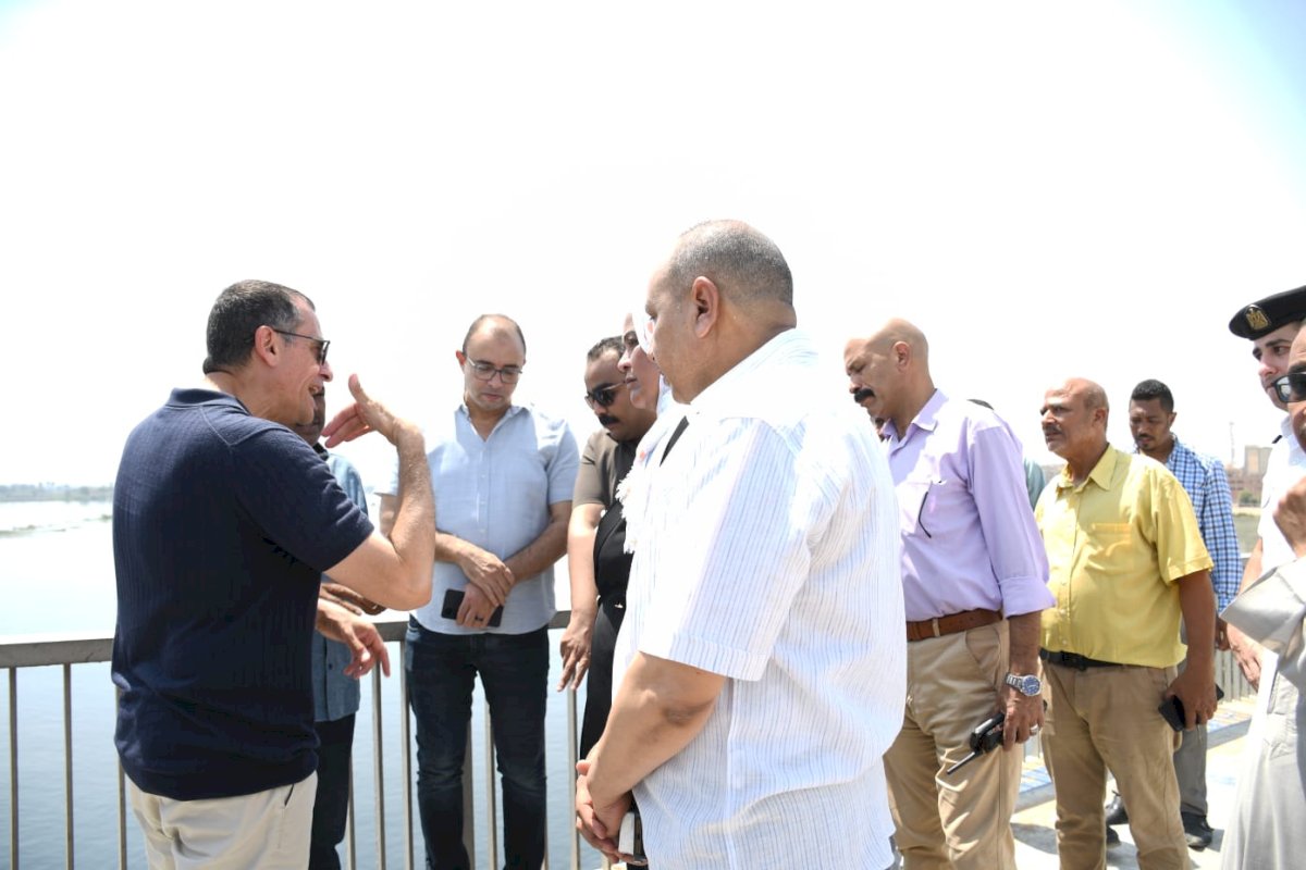 محافظ أسوان يتفقد كوبرى إدفو العلوي