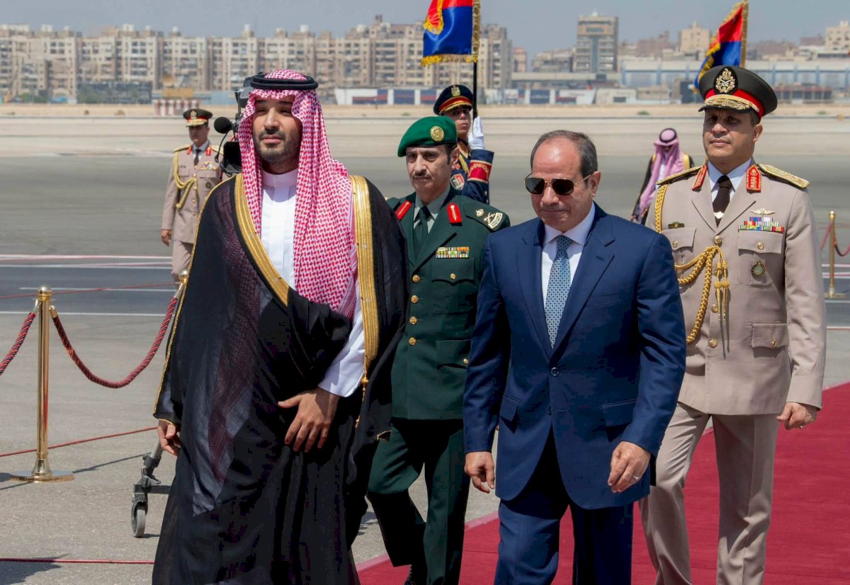 السيسي يستقبل بن سلمان ويعقدان قمة مصرية سعودية