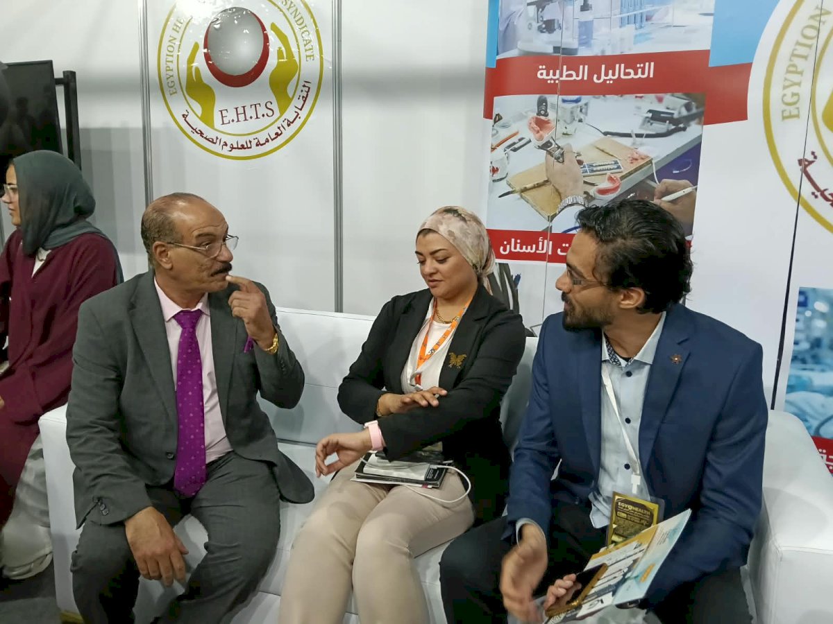 العلوم الصحية تستقبل مئات الطلاب بجناحها في "إيجي هيلث"