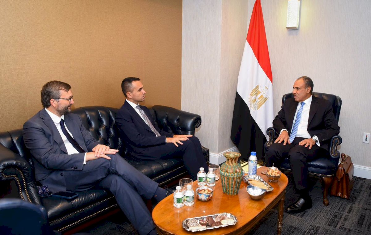وزير الخارجية يلتقي بالمبعوث الأوروبي الخاص لمنطقة الخليج