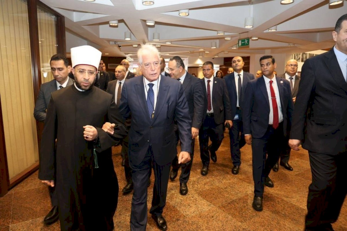 وزير الأوقاف يشارك في افتتاح مؤتمر "الهويَّة الوطنية.. جذور راسخة ورؤية متجددة" بالإسكندرية