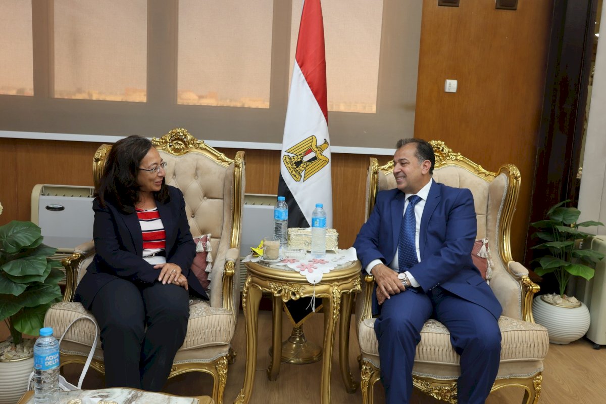 رئيس جامعة قنا يستقبل مسؤولة المسؤولية المجتمعية بالبنك المصري لتنمية الصادرات
