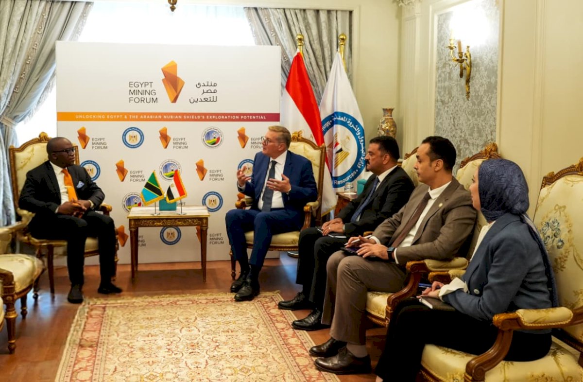 وزير البترول يبحث مع وزيري التعدين بكينيا وتنزانيا توطين الصناعات التعدينية