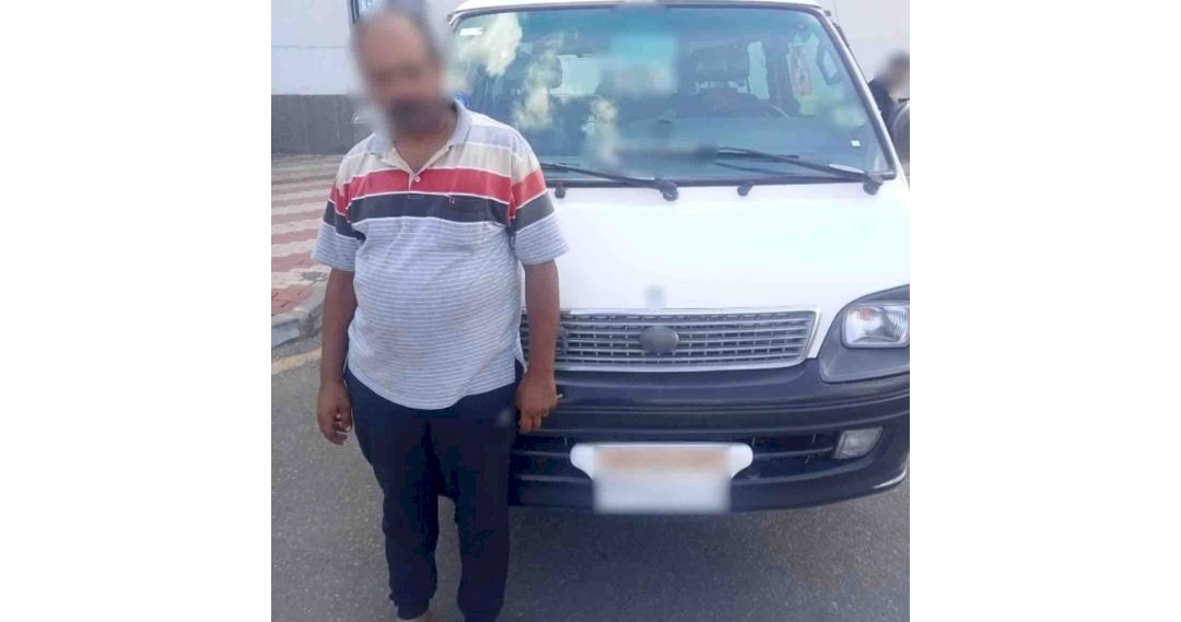 ضبط سائق ميكروباص لعدم إلتزامه بخط السير بدمياط