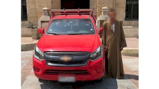 ضبط سائق سيارة "بدون لوحات معدنية" لقيامه بمطاردة سيدة والإصطدام بسيارتها بالقاهرة