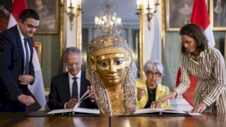 مصر تنجح في استرداد قناع ذهبي اثري من سويسرا