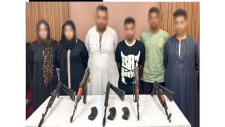 النيابة تتولي التحقيق في فيديو قيام خمسة عاملين وسيدتين بالرقص بالاسلحة بقنا