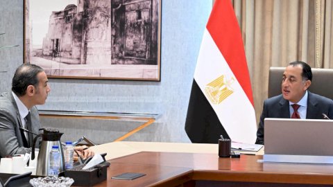 رئيس الوزراء يبحث مع رئيس الرقابة المالية أحدث تطورات القطاع المالي غير المصرفي