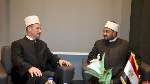 على هامش مؤتمر هيئات الإفتاء .. أمين  «الأعلى للشئون الإسلامية» يلتقي رئيس المشيخة الإسلامية الألبانية