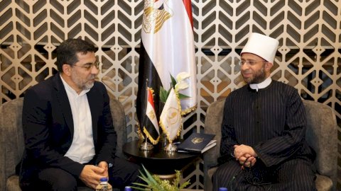 وزير الأوقاف ونائب شيخ الإسلام بأذربيجان يبحثان توسيع التعاون وترسيخ قيم الاعتدال