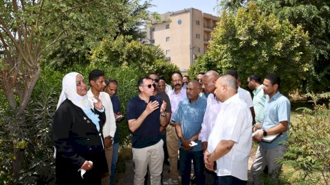 المهندس عمرو لاشين محافظ أسوان يتفقد الحديقة العامة بإدفو