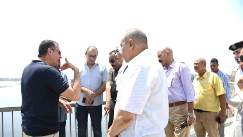 محافظ أسوان يتفقد كوبرى إدفو العلوي