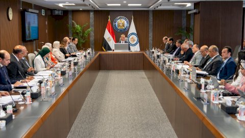 وزير البترول يرأس الجمعية العامة للشركة القابضة للبتروكيماويات