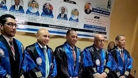 كابتن تامرأحمد محمد حسان يناقش رسالة الماجستير بكلية علوم الرياضة بقنا