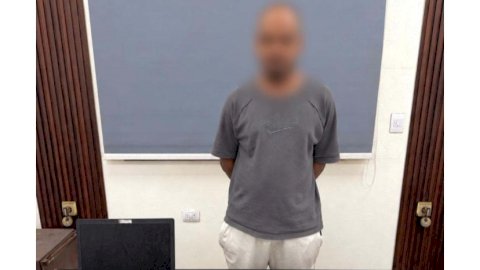 ضبط عاطل لقيامه بإنشاء موقعين إلكترونيين لاستخدامهما فى بث محتوى خادش للحياء بالبحر الاحمر