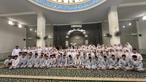 «نبوي» يزور مدرسة «استقلال» و«الأزهر الشريف الحكومي» بإندونيسيا على هامش مؤتمر «جاكرتا»