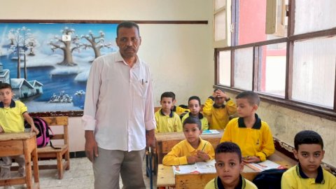 مدير تعليم أبوتشت يشدد على الانضباط المدرسي والحفاظ على مقدرات المدارس