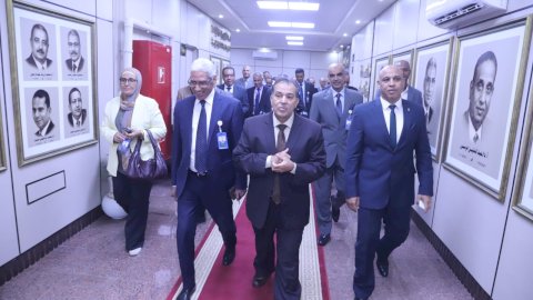 تقليد رائع..رئيس جامعة قنا يفتتح مشروع الذاكرة المؤسسية لتوثيق تاريخ الجامعة