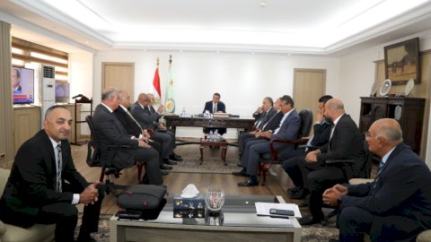 وزير الزراعة يبحث مع غرفة استصلاح الأراضي الصحراوية سبل دعم الاستثمار الزراعي وتذليل العقبات أمام القطاع الخاص