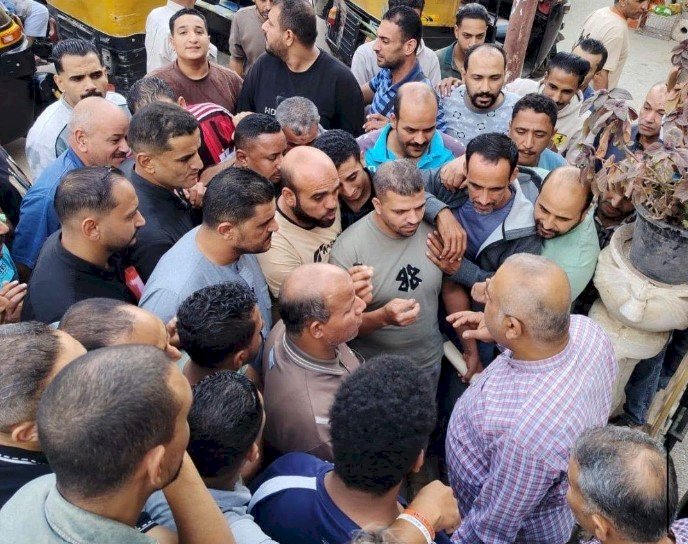 إقبال كبير على تسجيل مركبات التوك توك وتقنين أوضاعها في فاقوس