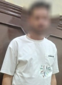 ضبط عاطل لقيامه بإدارة صفحة  للترويج لبيع الأسلحة بالدقهلية