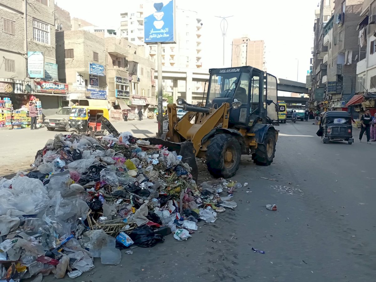 حملات مكثفة لرفع كفاءة النظافة بحي الطالبية والعمرانية