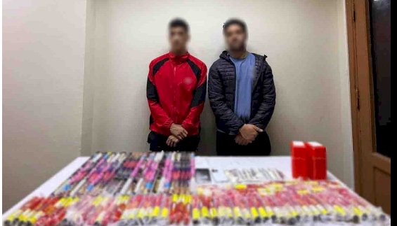 بعد رصد الاجهزة الامنية ضبط  عاطلين لقيامهما بإدارة صفحة للترويج لبيع  الألعاب النارية بقنا