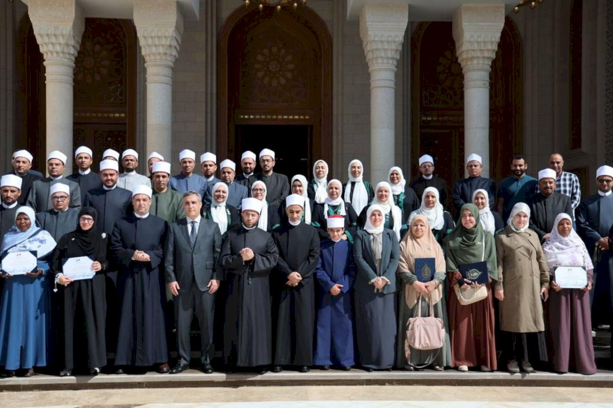وزير الأوقاف وسفير الجزائر يشهدان ختام دورة «مهارات الوعظ الديني للواعظات الجزائريات» بمسجد مصر الكبير
