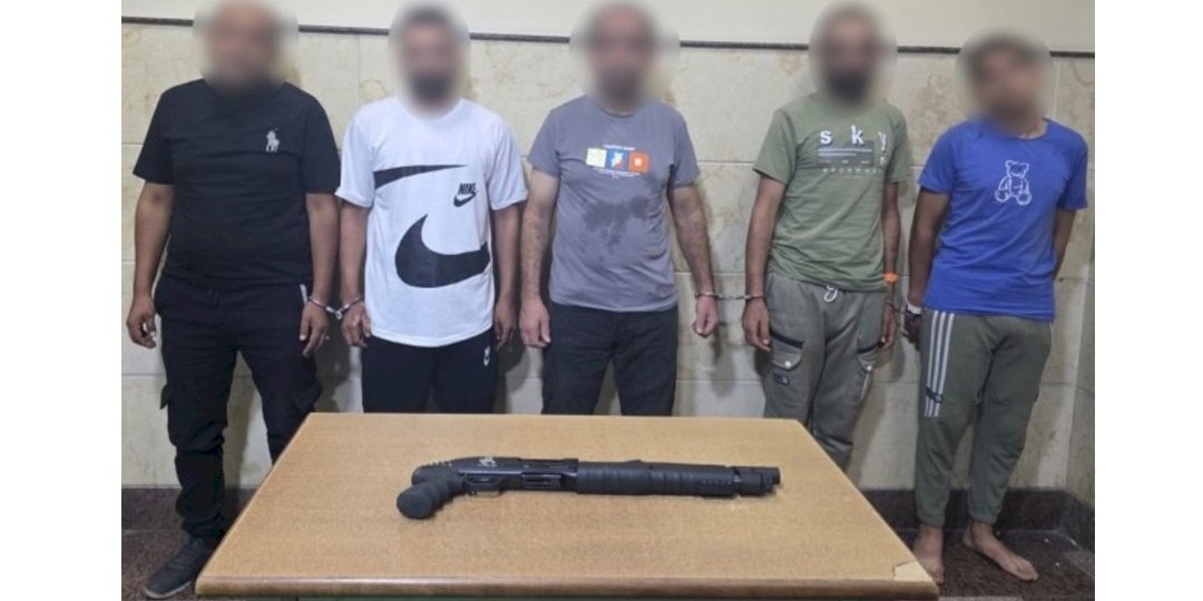 نكشف فيديو قيام عامل بممارسة أعمال البلطجة تجاه المواطنين وحيازة اسلحة بالبحيرة