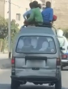ضبط سائق في واقعة فيديو السماح لعدد من طلاب المدارس باالجلوس أعلي السيارة بالقاهرة