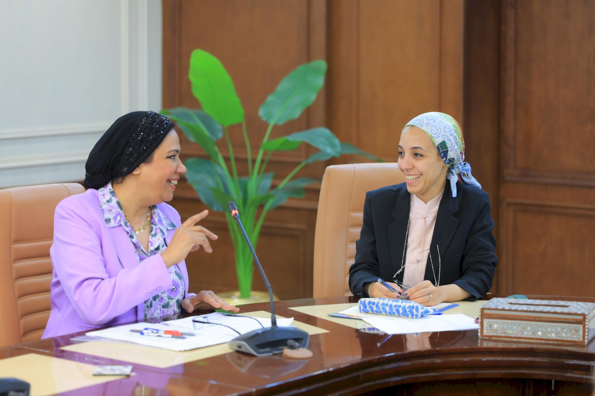 المديرة التنفيذية لصندوق رعاية المسنين تبحث مع رئيسة «الاتحاد المصري» دعم كبار السن