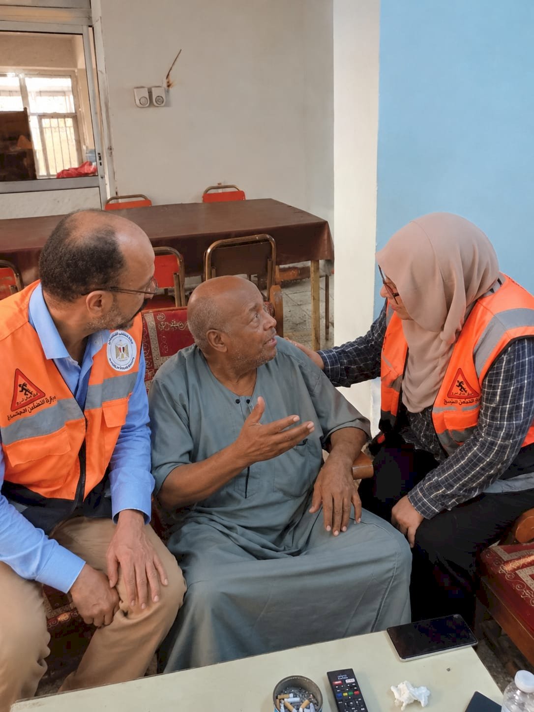 التضامن الاجتماعي:«التدخل السريع» ينقذ مسنًا ويودعه دار رعاية بعد رفض أسرته استلامه بأسوان