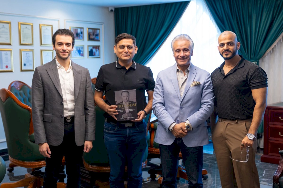 د. علي الدكروري يستقبل سوشيل شارما في مكتب CTrustGlobal بدبي