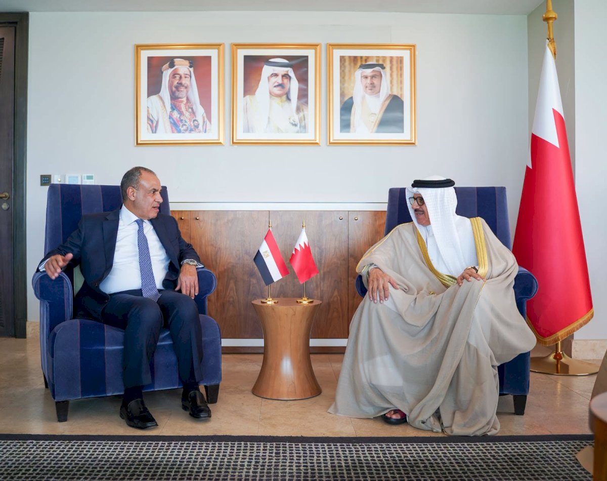 وزير الخارجية يلتقي نظيره البحريني