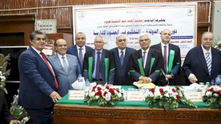 المستشار القانوني للهيئة القومية للبريد.. يناقش رسالة دكتوراه