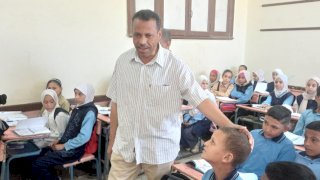 مدير تعليم أبو تشت يوجّه بإحياء ذكرى أكتوبر وتعزيز الانتماء