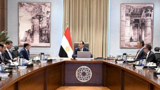 رئيس الوزراء يتابع موقف زيادة مخزون السلع الاستراتيجية