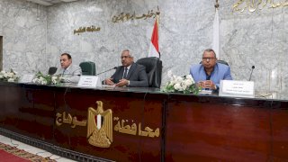 نائب محافظ سوهاج يعقد اجتماعًا لمتابعة موقف منظومات التقنين والتصالح والمتغيرات المكانية