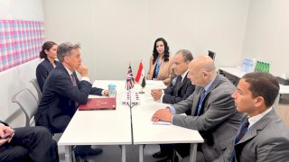 وزير الخارجية يلتقي نظيره البريطاني