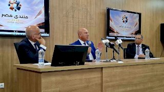 وفد من جامعة أسوان يشارك بجلسة إستماع  للفريق كامل الوزير بجامعة عين شمس