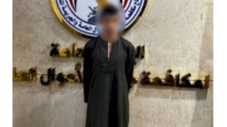 ضبط عاطل لقيامه بإدارة صفحة للترويج لبيع العملات المقلدة