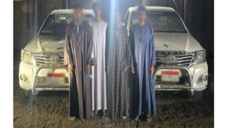 نكشف فيديو إعتلاء سيارتين "ربع نقل" رصيف إحدى محطات القطار بأسوان