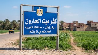 استغاثة مزارعي كفر ميت الحارون لاستكمال شريان الري بجهود ذاتية