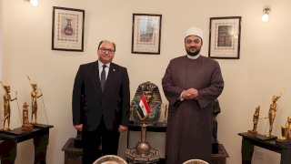 أمين عام  الأعلى للشئون الإسلامية يبحث مع السفير المصري التعاون العلمي والثقافي والديني بأذربيجان