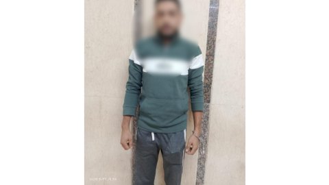 حقيقة فيديو قيام موظف بالتعدى علي طليقته  بالضرب وإقتحام مسكنها ببورسعيد