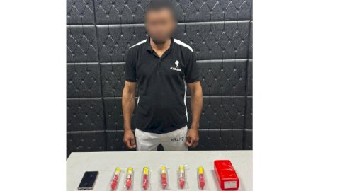 ضبط طالب لقيامه بإدارة صفحة  للترويج لبيع الألعاب النارية بالجيزة