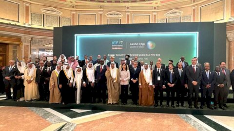 مصر والسعودية توقعان مذكرة تفاهم لتعزيز الشراكة في مجالات البترول المختلفة