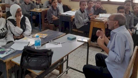 القراءة وتحرير الفكر من القيود..  ندوة بمدرسة الشهيد وليد  الإعدادية بفرشوط